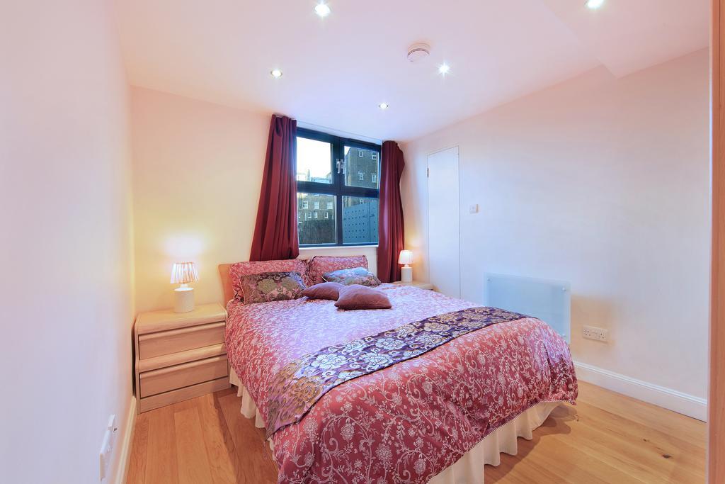 Point West Apartments London Bagian luar foto