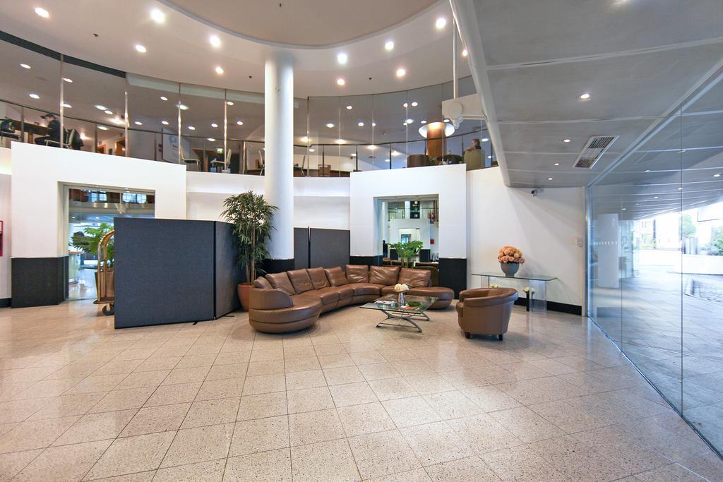 Point West Apartments London Bagian luar foto