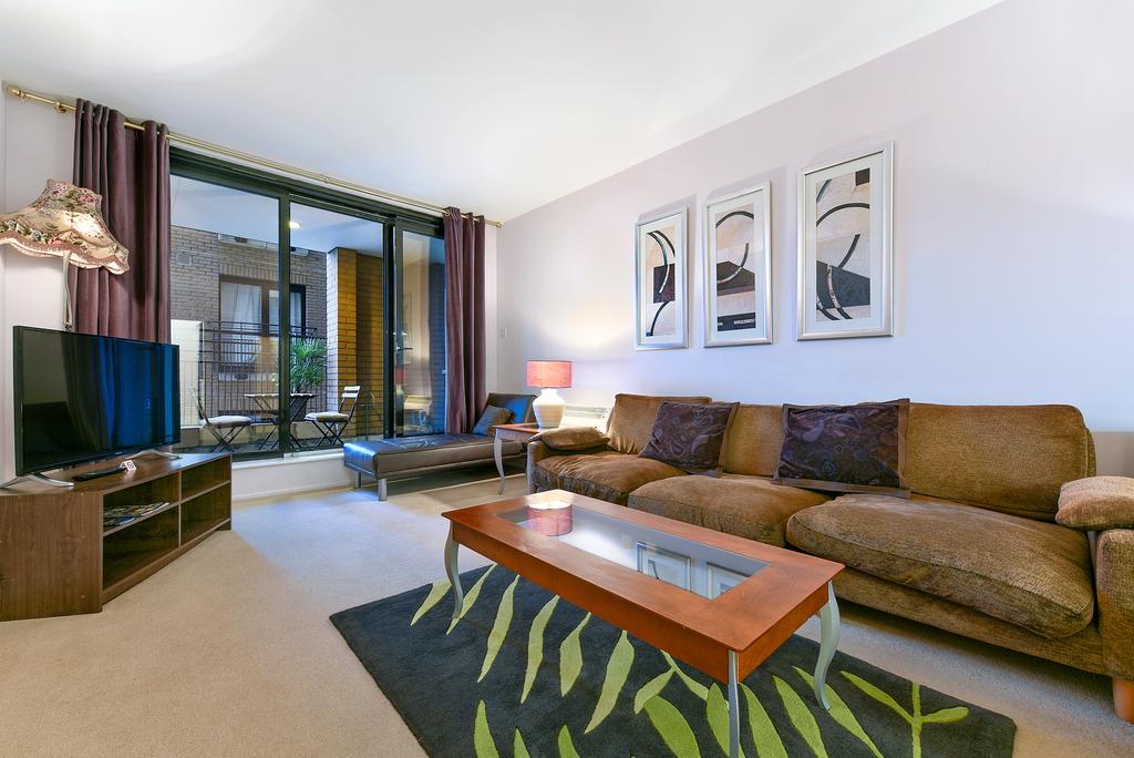 Point West Apartments London Bagian luar foto