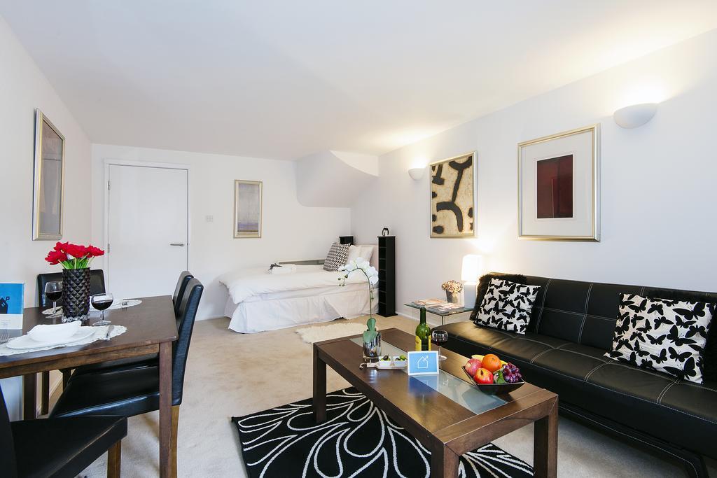 Point West Apartments London Ruang foto